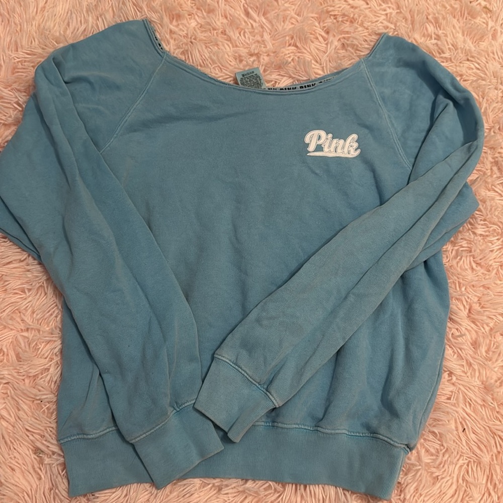 Excellent condition! Victoria’s Secret PINK off the shoulder sweater.